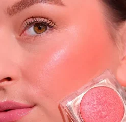 Beam Bright Blush*REVOLUTION New