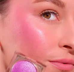 Beam Bright Blush*REVOLUTION New