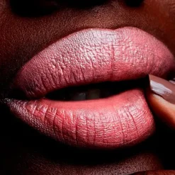 Online Cremesheen Lipstick Pintalabios