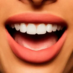 Powder Kiss Liquid Lipcolour*MAC COSMETICS