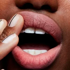 Hot Retro Matte Lipstick Pintalabios