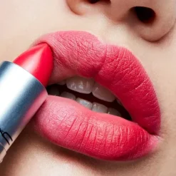Hot Retro Matte Lipstick Pintalabios