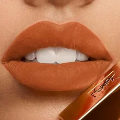 New Rouge Pur Couture The Slim Labial Mate Pintalabios