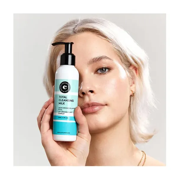 Total Cleansing Milk*COCUNAT